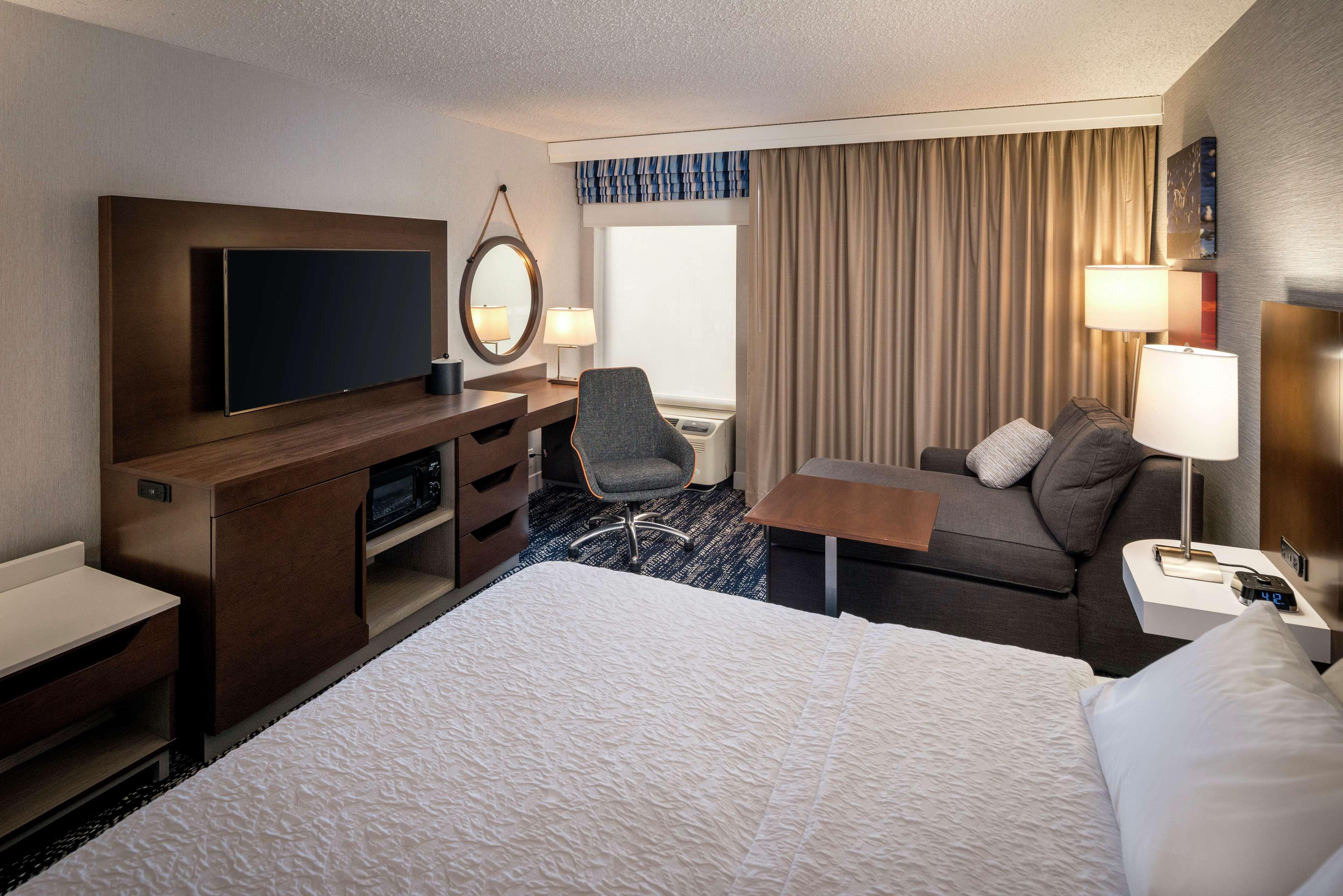 Hampton Inn Long Island/Commack Exterior photo